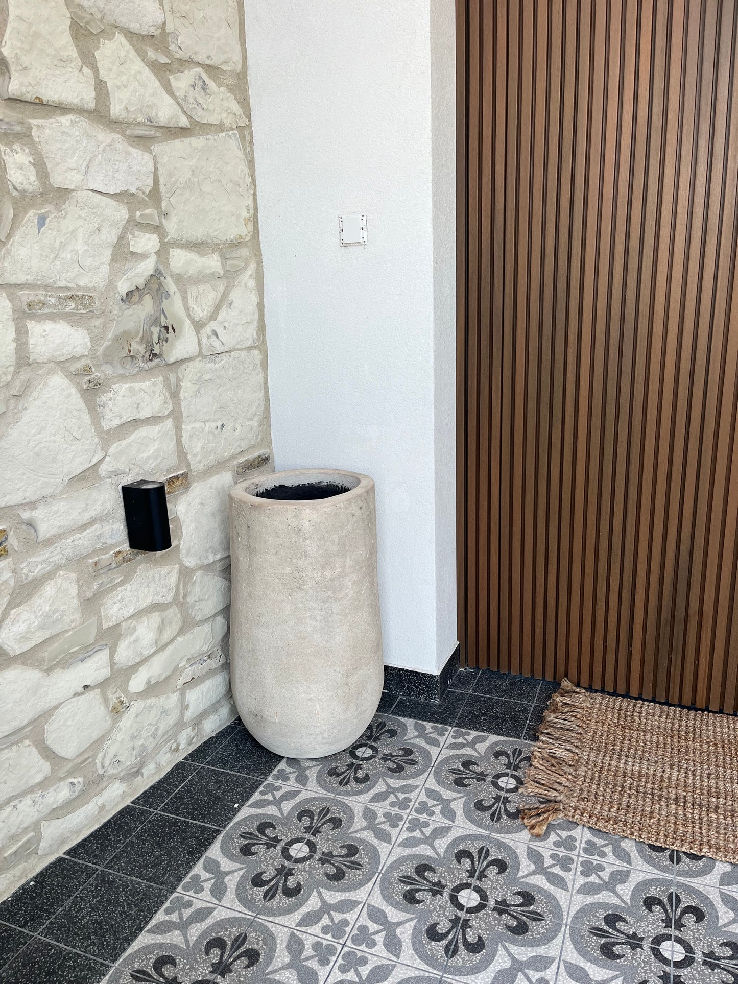 Urban Pillar Pot